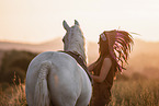 Frau und Connemara-Pony