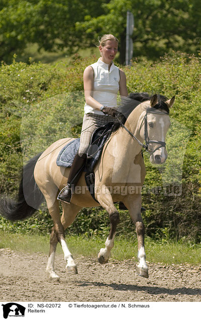 Reiterin / horsewoman / NS-02072