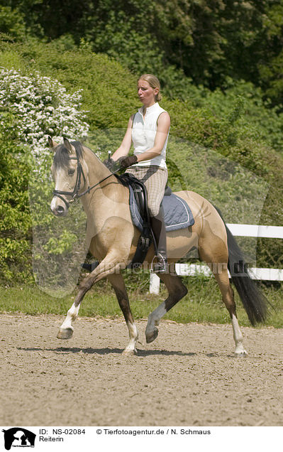 Reiterin / horsewoman / NS-02084