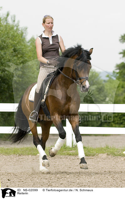 Reiterin / horsewoman / NS-02099