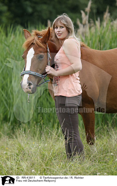 Frau mit Deutschem Reitpony / woman with pony / RR-43811