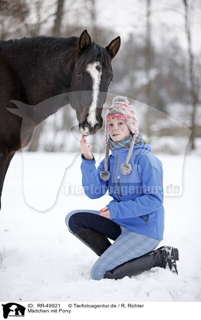 Mdchen mit Pony / girl with pony / RR-49921
