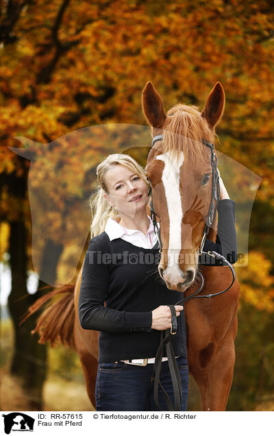 Frau mit Pferd / woman with horse / RR-57615