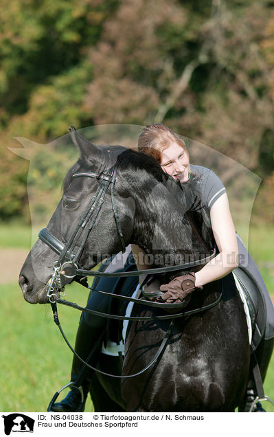 Frau und Deutsches Sportpferd / NS-04038