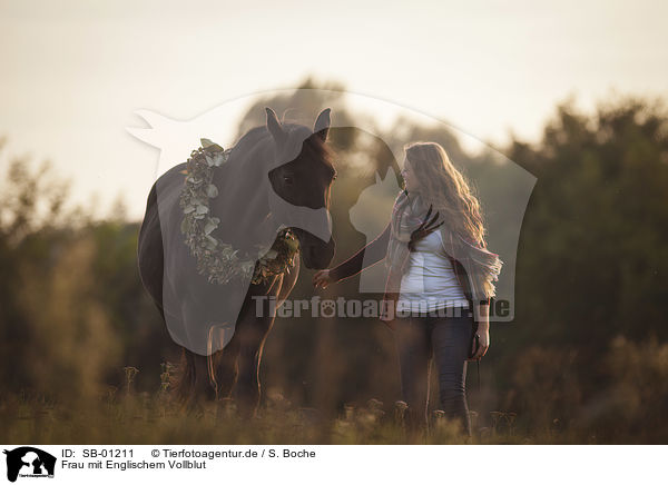 Frau mit Englischem Vollblut / SB-01211