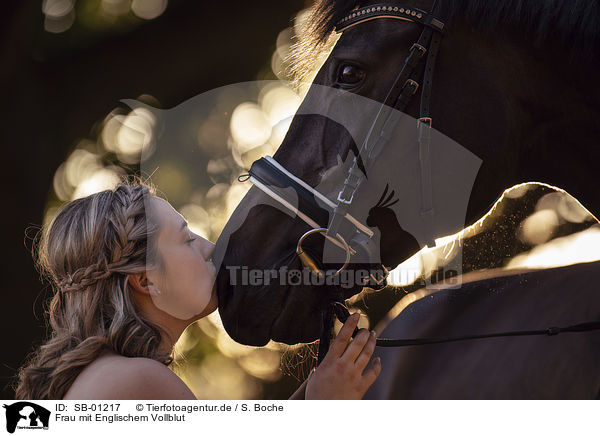 Frau mit Englischem Vollblut / SB-01217