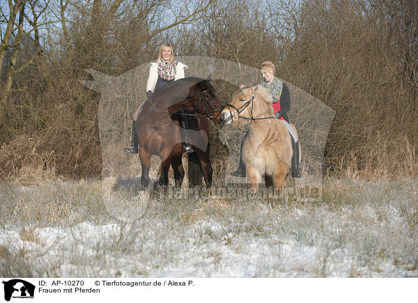 Frauen mit Pferden / woman with horses / AP-10270
