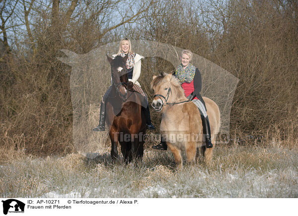 Frauen mit Pferden / AP-10271