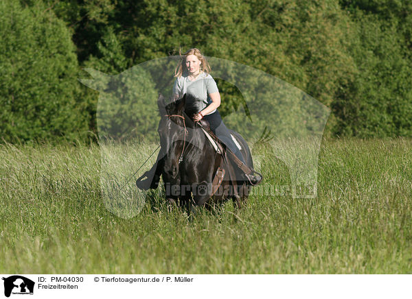 Freizeitreiten / riding woman / PM-04030