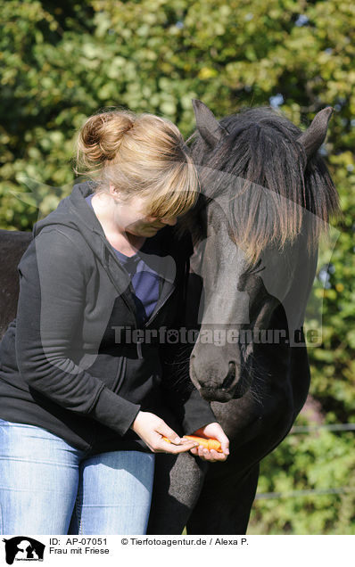 Frau mit Friese / woman with Friesian horse / AP-07051
