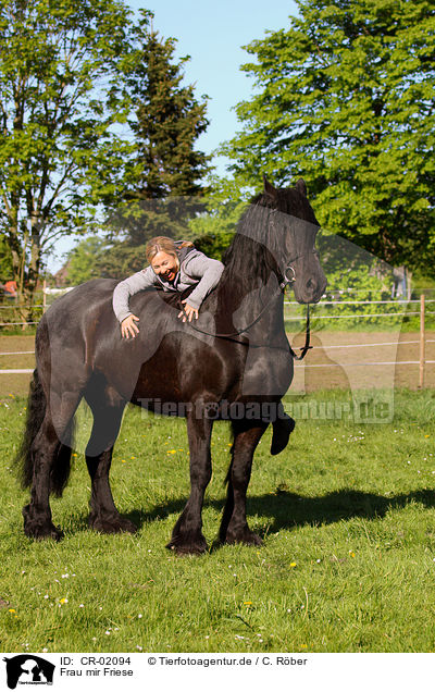 Frau mir Friese / woman with Friesian horse / CR-02094