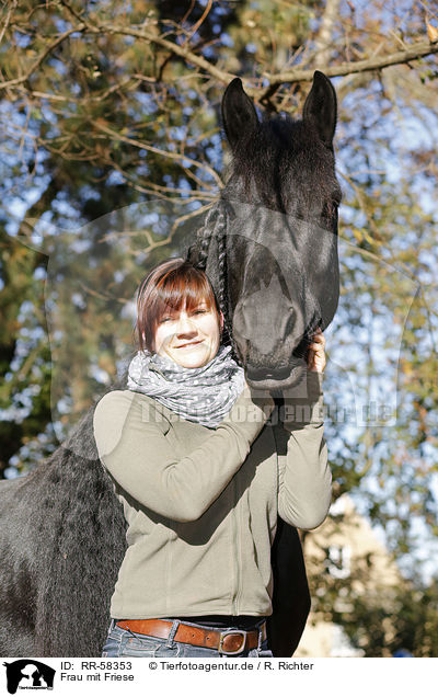 Frau mit Friese / woman and Frisian horse / RR-58353