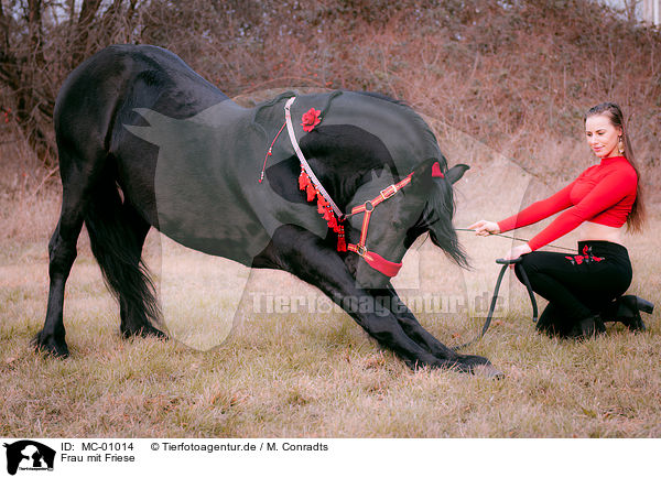 Frau mit Friese / MC-01014