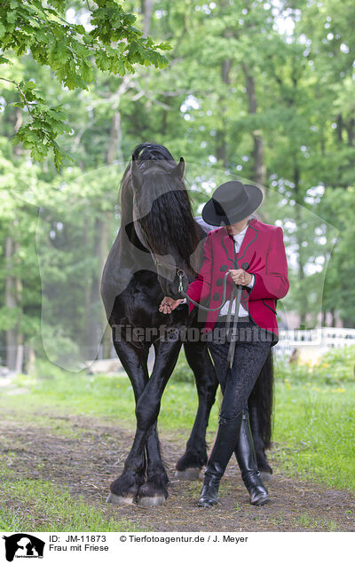 Frau mit Friese / JM-11873