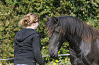 Frau mit Friese