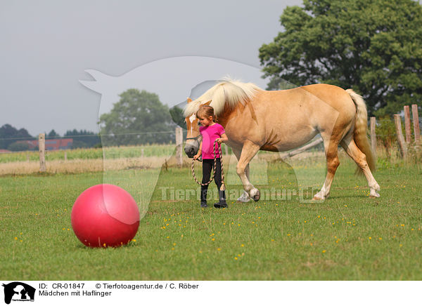 Mdchen mit Haflinger / girl with haflinger horse / CR-01847