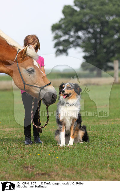 Mdchen mit Haflinger / CR-01867