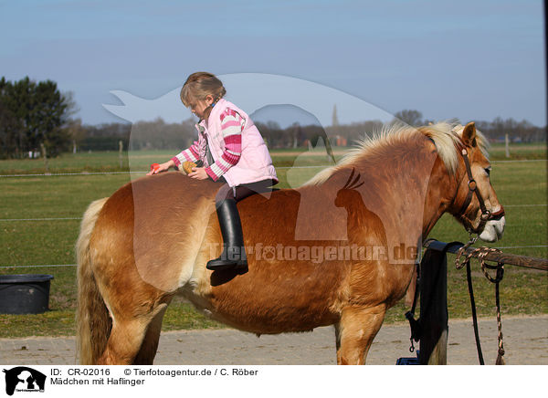 Mdchen mit Haflinger / girl with Haflinger horse / CR-02016