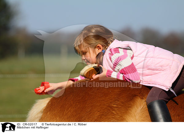 Mdchen mit Haflinger / girl with Haflinger horse / CR-02017