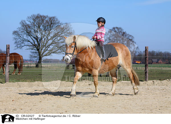 Mdchen mit Haflinger / girl with Haflinger horse / CR-02027