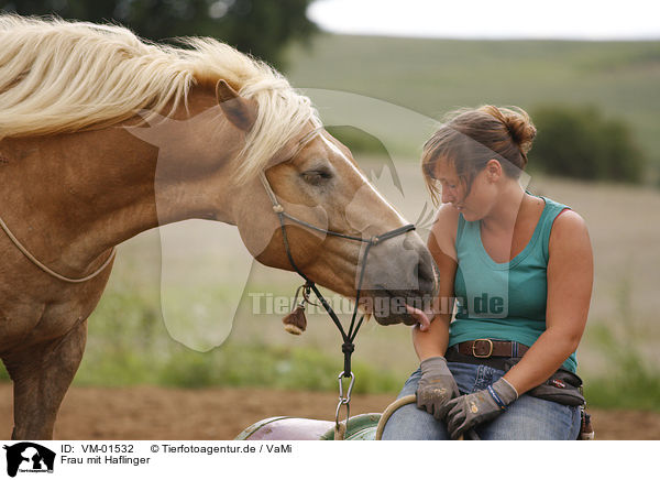 Frau mit Haflinger / woman with Haflinger horse / VM-01532