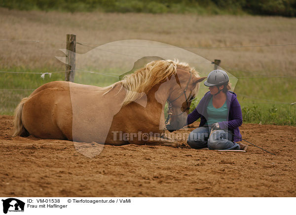 Frau mit Haflinger / woman with Haflinger horse / VM-01538