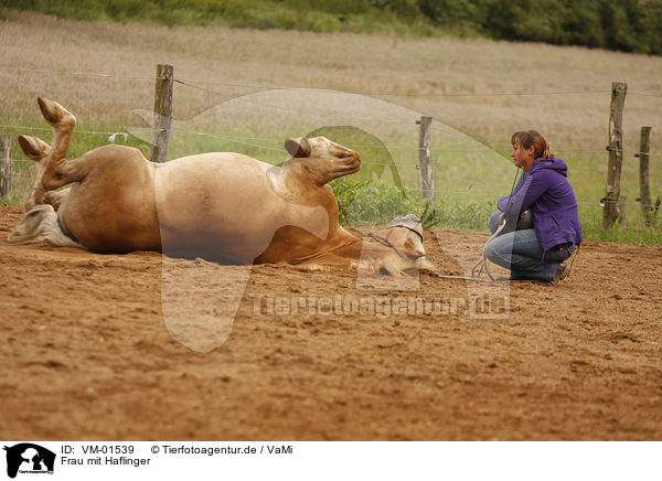 Frau mit Haflinger / woman with Haflinger horse / VM-01539