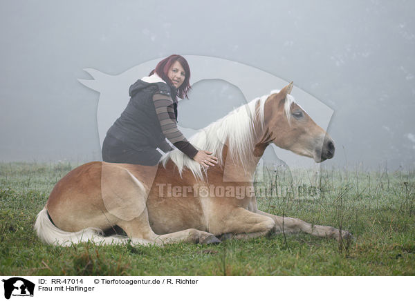 Frau mit Haflinger / woman with Haflinger horse / RR-47014