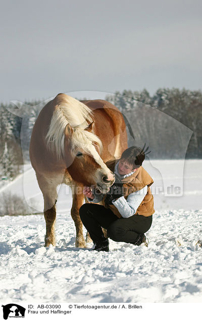 Frau und Haflinger / woman and Haflinger horse / AB-03090