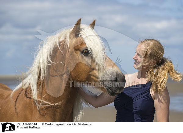 Frau mit Haflinger / Woman with Haflinger / AM-06644