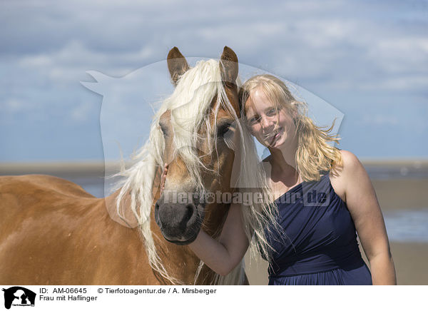 Frau mit Haflinger / Woman with Haflinger / AM-06645
