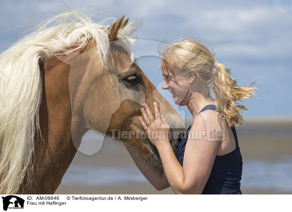 Frau mit Haflinger / Woman with Haflinger / AM-06646