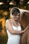 Braut mit Haflinger