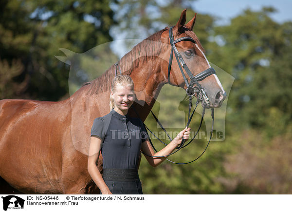 Hannoveraner mit Frau / Hanoverian Horse with woman / NS-05446