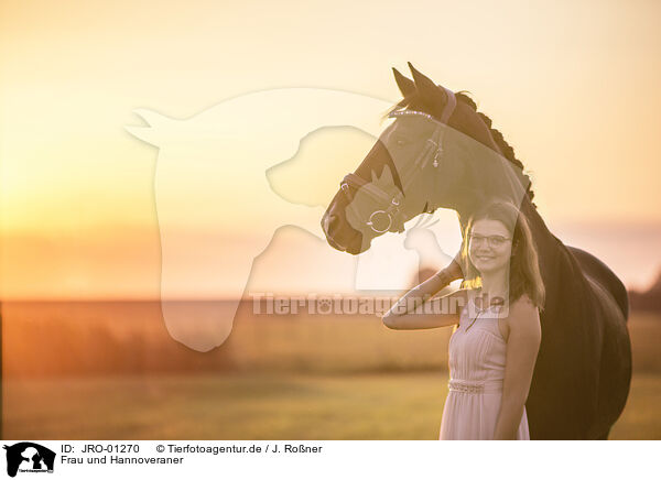 Frau und Hannoveraner / woman and Hanoverian / JRO-01270