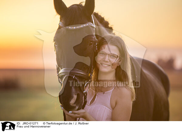 Frau und Hannoveraner / woman and Hanoverian / JRO-01271