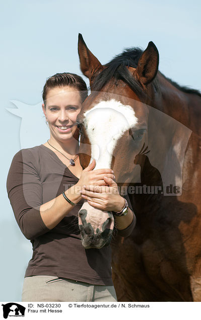 Frau mit Hesse / woman with Hessian warmblood / NS-03230