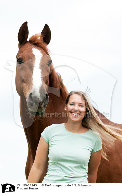 Frau mit Hesse / woman with Hessian warmblood / NS-03243