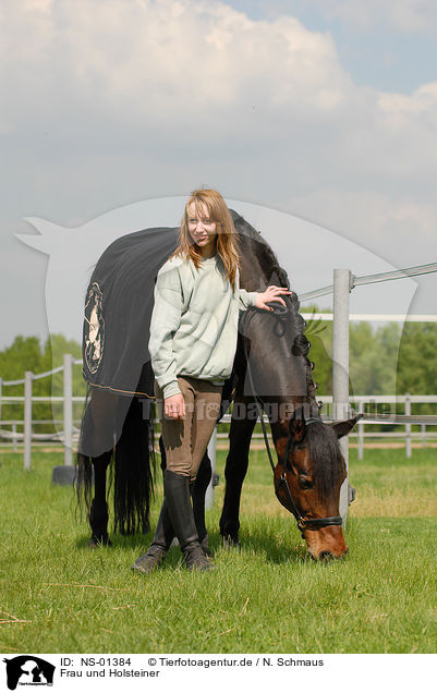 Frau und Holsteiner / woman and Holsteiner horse / NS-01384