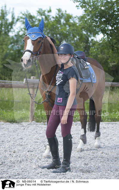 junge Frau mit Holsteiner / young woman with Holstein Horse / NS-06014