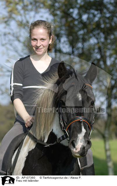 Frau mit Islnder / woman with Icelandic horse / AP-07360