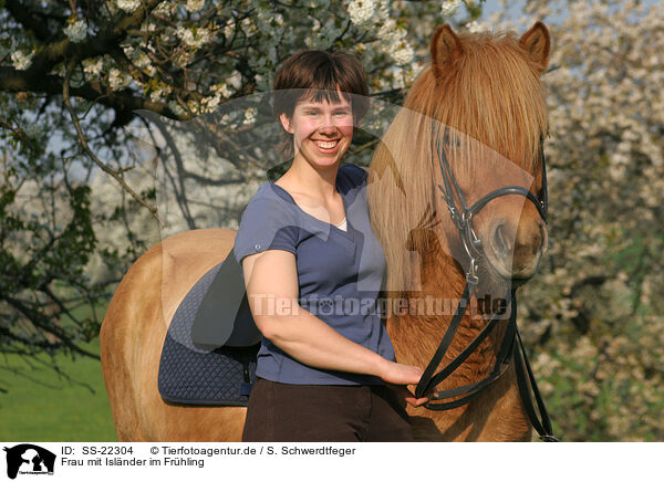 Frau mit Islnder / woman with Icelandic horse / SS-22304
