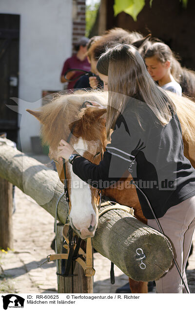 Mdchen mit Islnder / girl with Icelandic Horse / RR-60625