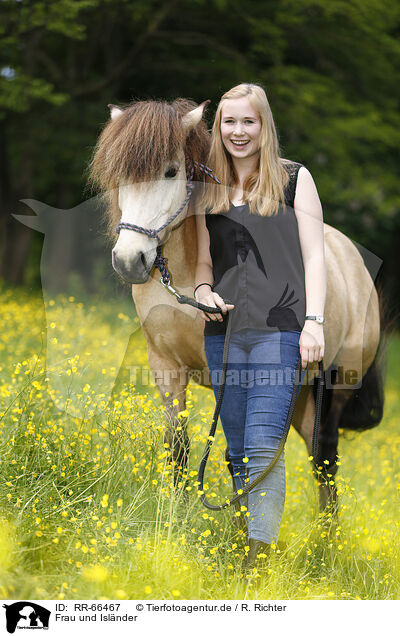 Frau und Islnder / woman and Icelandic horse / RR-66467