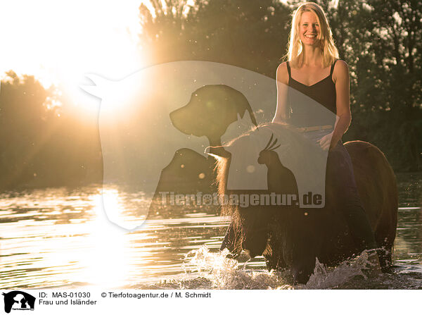 Frau und Islnder / woman and Icelandic horse / MAS-01030