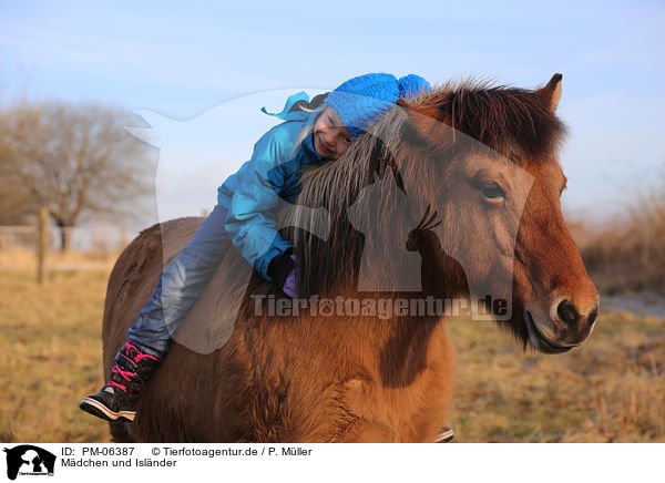 Mdchen und Islnder / girl and Icelandic horse / PM-06387