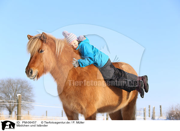Mdchen und Islnder / girl and Icelandic horse / PM-06457