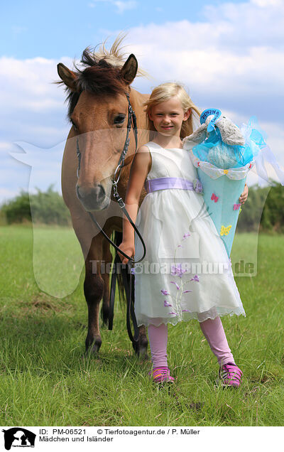 Mdchen und Islnder / girl and Icelandic horse / PM-06521