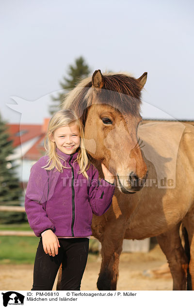 Mdchen und Islnder / girl and Icelandic Horse / PM-06810