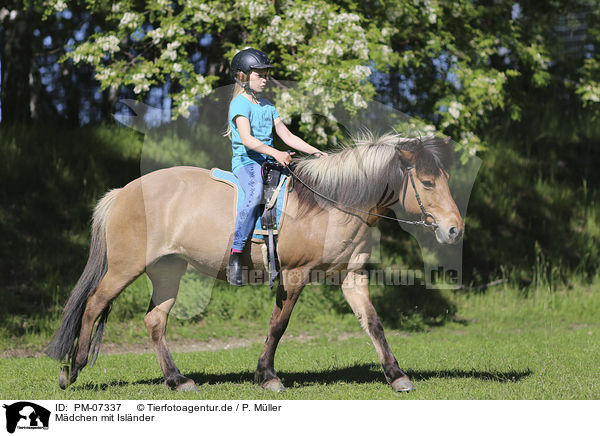 Mdchen mit Islnder / girl with Icelandic Horse / PM-07337